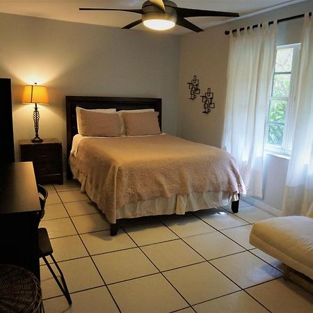 Jupiter Waterfalls - Newly Updated - Tiki Hut, Fire Pit, Kitchen, Pool Heater And More Exterior foto