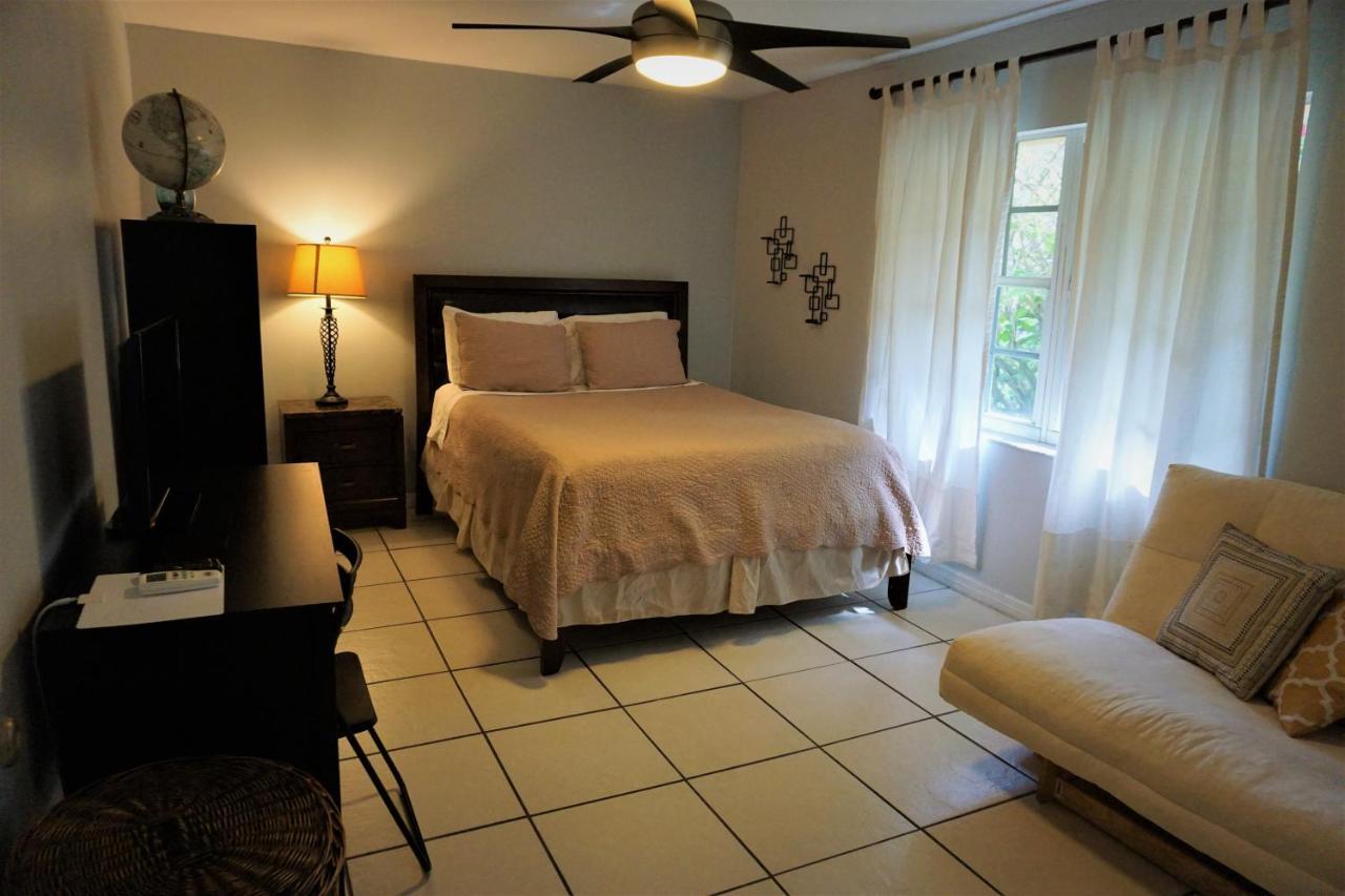 Jupiter Waterfalls - Newly Updated - Tiki Hut, Fire Pit, Kitchen, Pool Heater And More Exterior foto